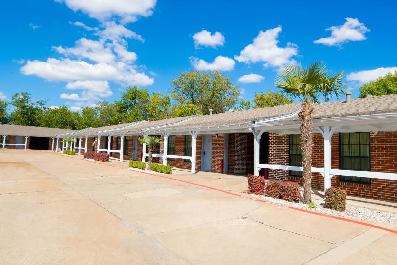 Of The Dove Motel
